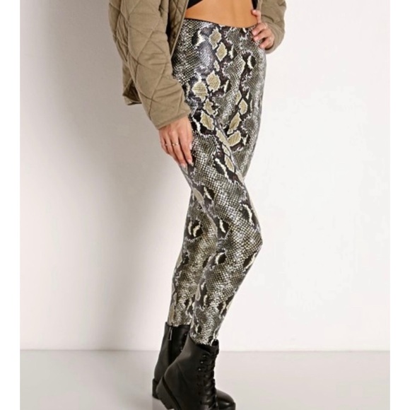NEW Commando Reptile Embossed Faux Leather Leggings Small - Picture 3 of 6